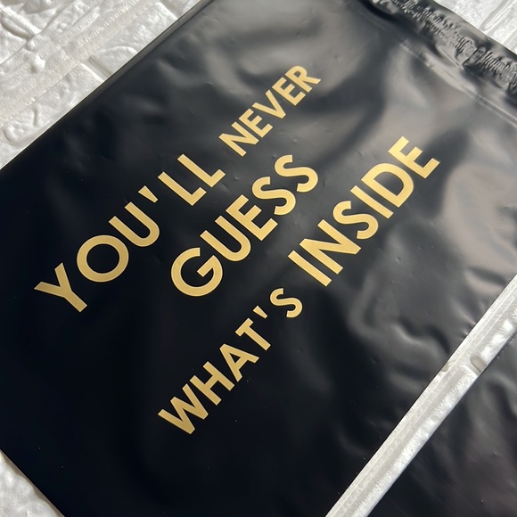 ๐ NEW 25 pcs Black Gold Poly Mailers You'll Never Guess What's Inside 10x13" in - Picture 6 of 7